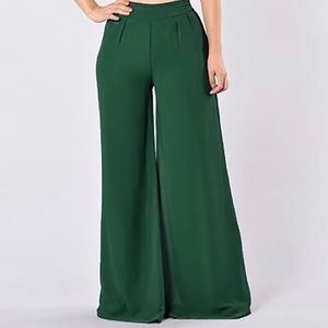 • SOLD • NEW Fashion Nova Set